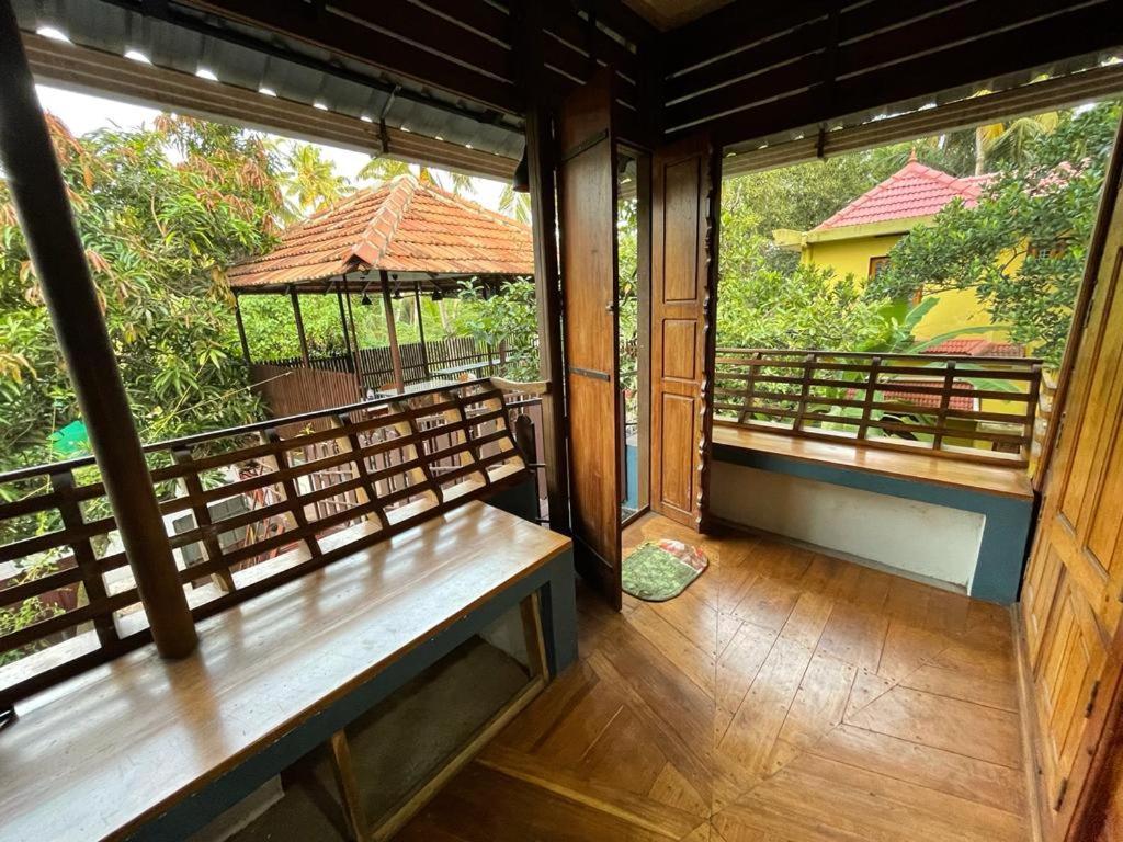 Mundromocktail Tourist Home Sasthamcotta Exterior foto